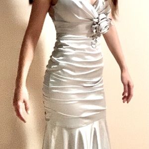 Silver mermaid style dress fits 2-4 dress size